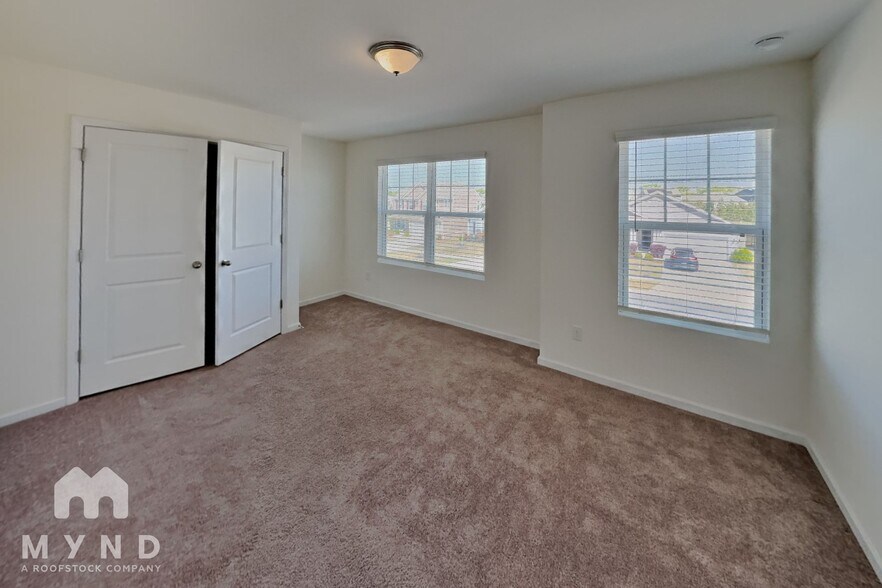 Building Photo - 354 Rayland St