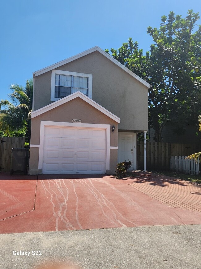 Building Photo - 5884 Dewberry Way