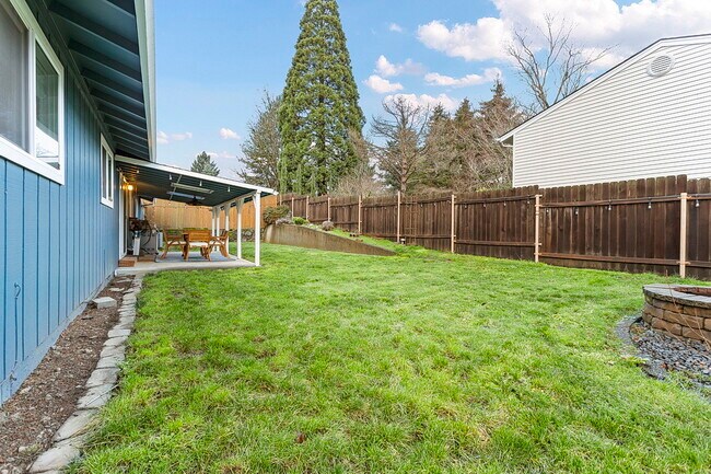 Building Photo - 12318 SE 67th Ct
