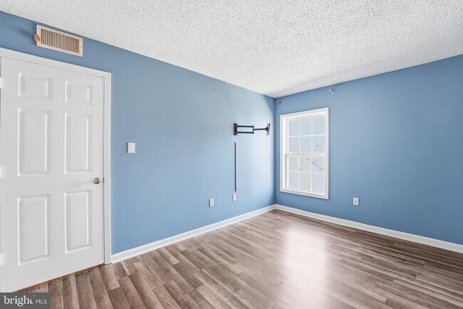 Building Photo - 15536 Horseshoe Ln