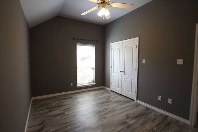 Building Photo - Coming Soon: 3 bedroom 2 bathroom home in Tyler!
