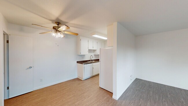 Building Photo - 402 Alameda del Prado
