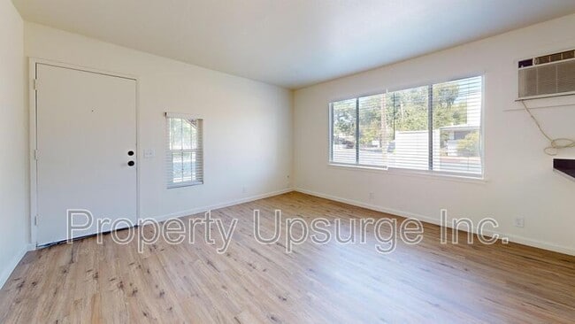 Building Photo - 1625 Robinson St