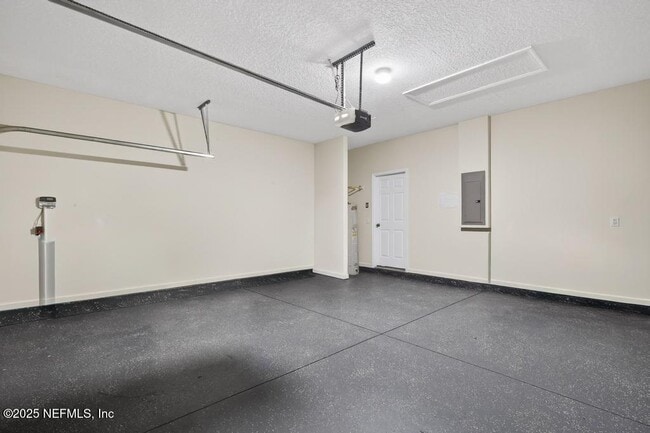 Building Photo - 612 Spruce Creek Rd