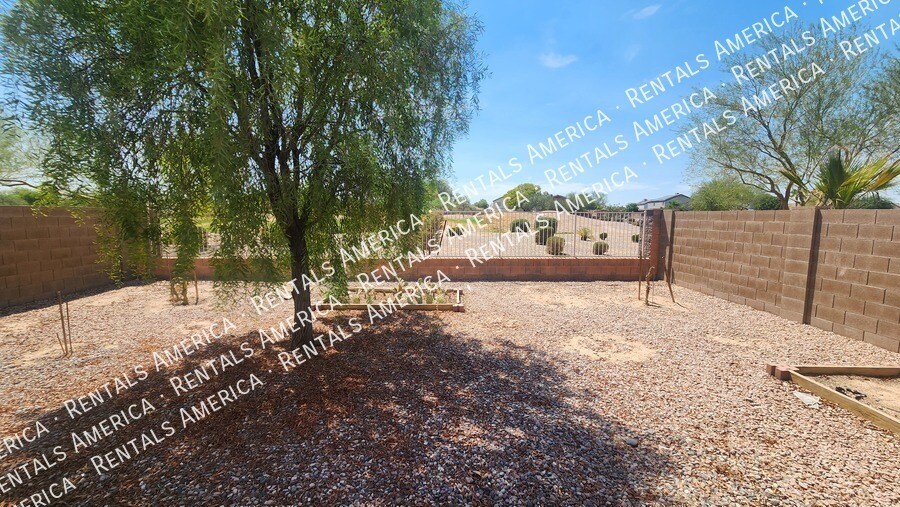 Building Photo - 23804 N High Dunes Dr