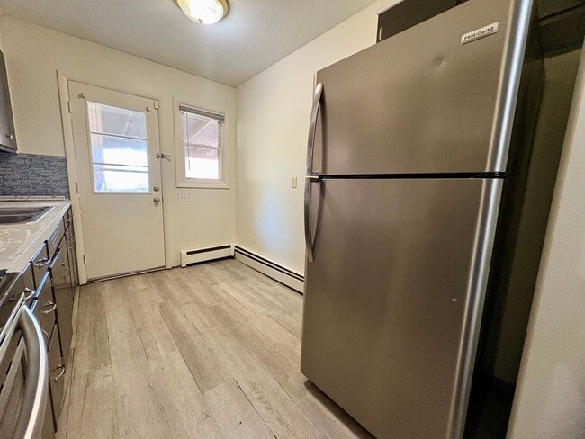 Building Photo - 2 Bedroom 1 Bathroom in Elizabethtown w/La...