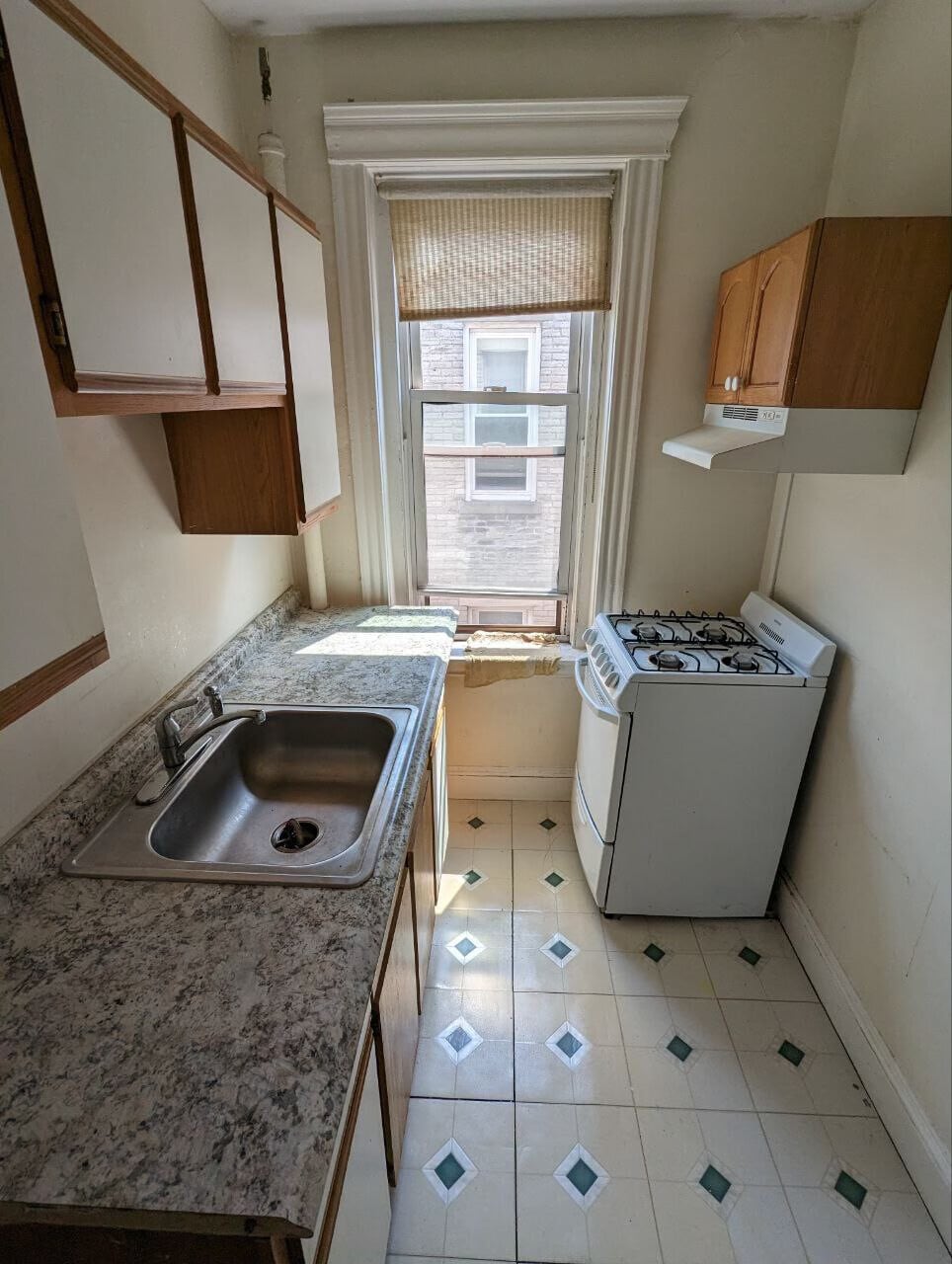 Building Photo - 364 Riverway