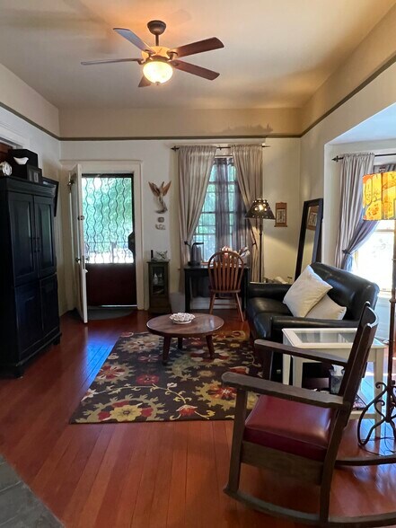 Building Photo - 901 N 3rd Ave