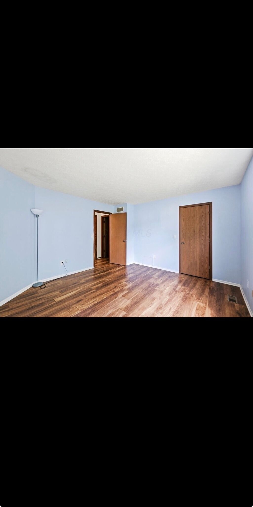 Building Photo - 46 Ravine Ridge Dr S