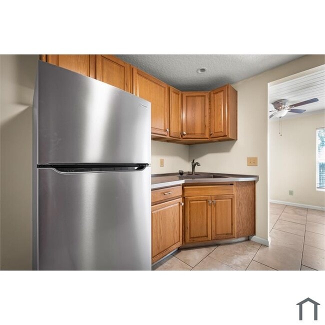 Building Photo - 12716 Gillespie Ave