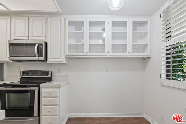 Building Photo - 2131 Century Park Ln