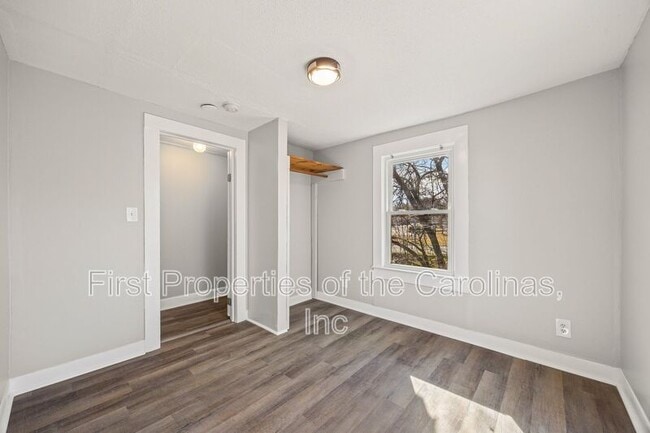 Building Photo - 1127 W 5th Ave