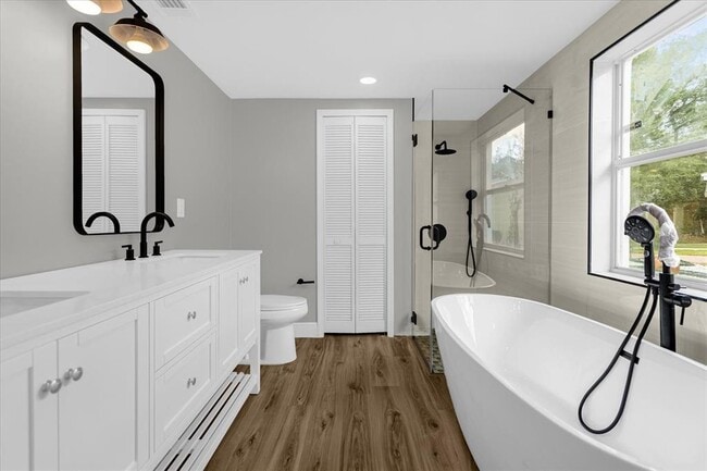 Building Photo - 3000 Bransbury Ct