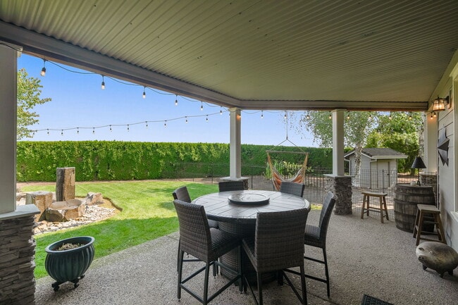 Building Photo - 29209 SE Highway 212