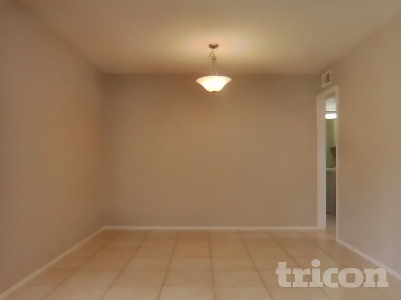 Building Photo - 4127 W Mission Ln