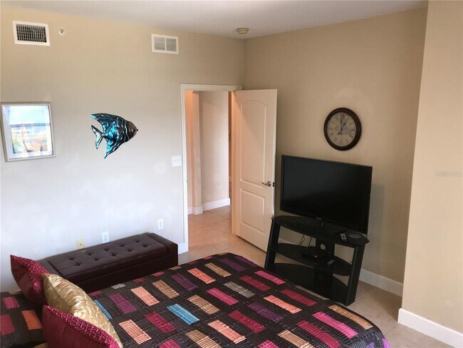 Building Photo - 808 3rd Ave W