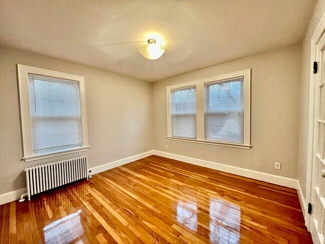 Building Photo - 94 Glendale Rd