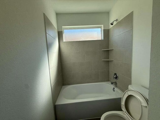 Building Photo - 205 Herald Dr