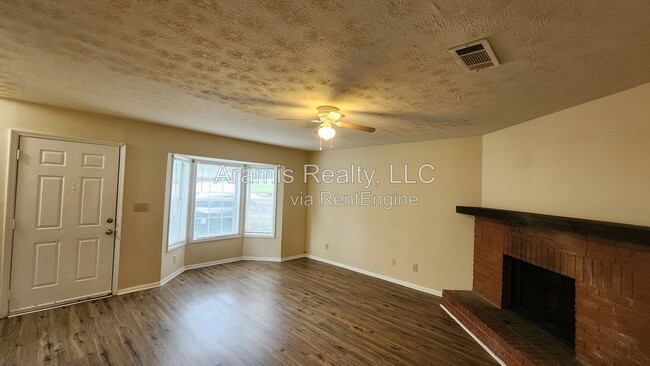 Building Photo - 2326 Highpoint Rd