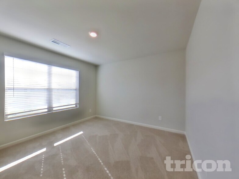 Building Photo - 767 Humphry Dr