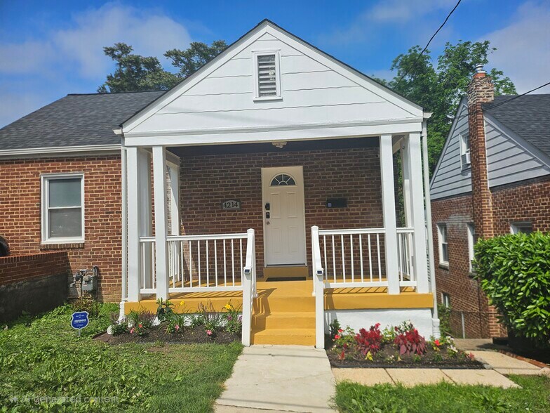 Primary Photo - 4214 Vine St
