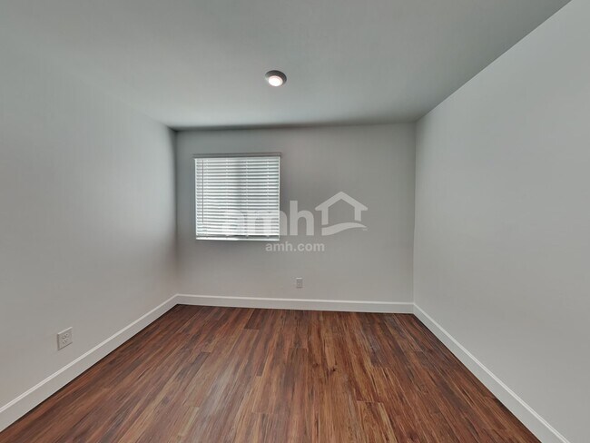 Building Photo - 6076 W Paseo Hilario