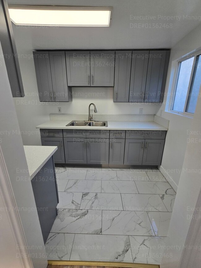 Building Photo - Remodeled 3 bedroom/ 1 bathroom