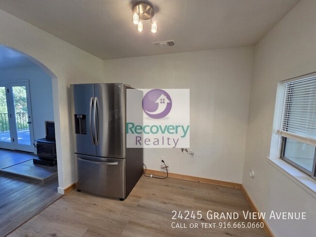 Building Photo - 24245 Grand View Ave