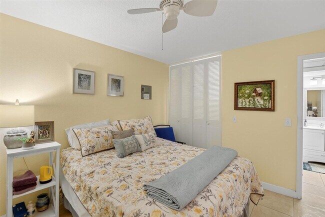 Building Photo - 202 Bedford St