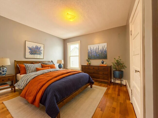 Building Photo - 603 Silver St