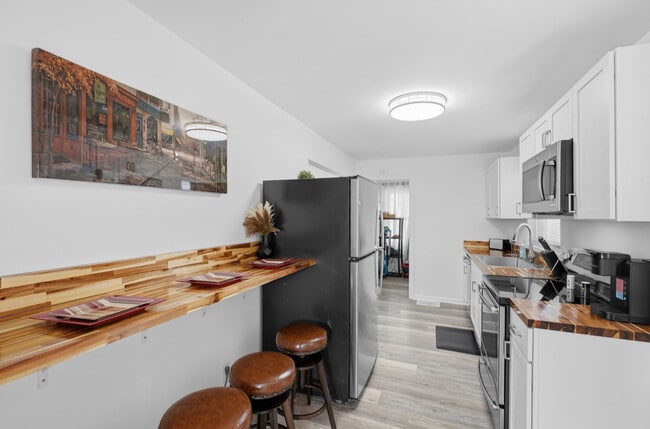 Building Photo - 519 E Water St