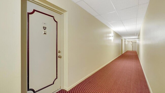 Building Photo - 4750 NW 22nd Ct