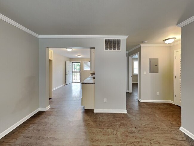 Building Photo - 7745 Madrid Ave