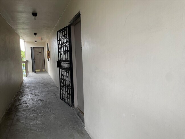 Building Photo - 1101 SW 122nd Ave