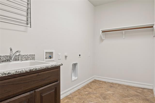 Building Photo - 2911 Redfern Dr