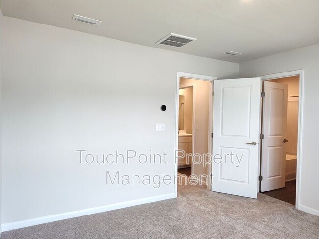 Building Photo - 5850 Granbury Dr