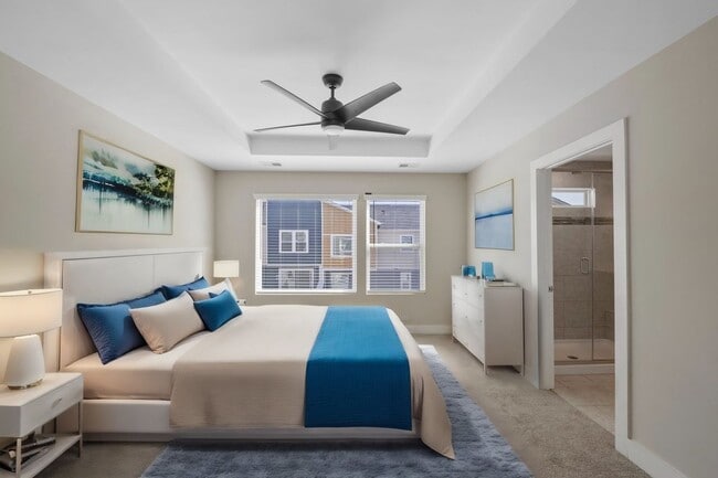 Building Photo - Gorgeous Aria at the Park 3 Bedroom Townhouse!