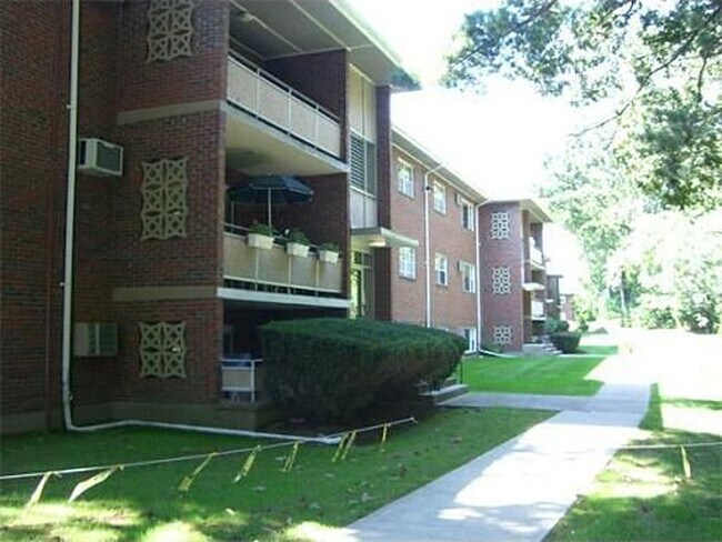 Building Photo - 64 Jacqueline Rd