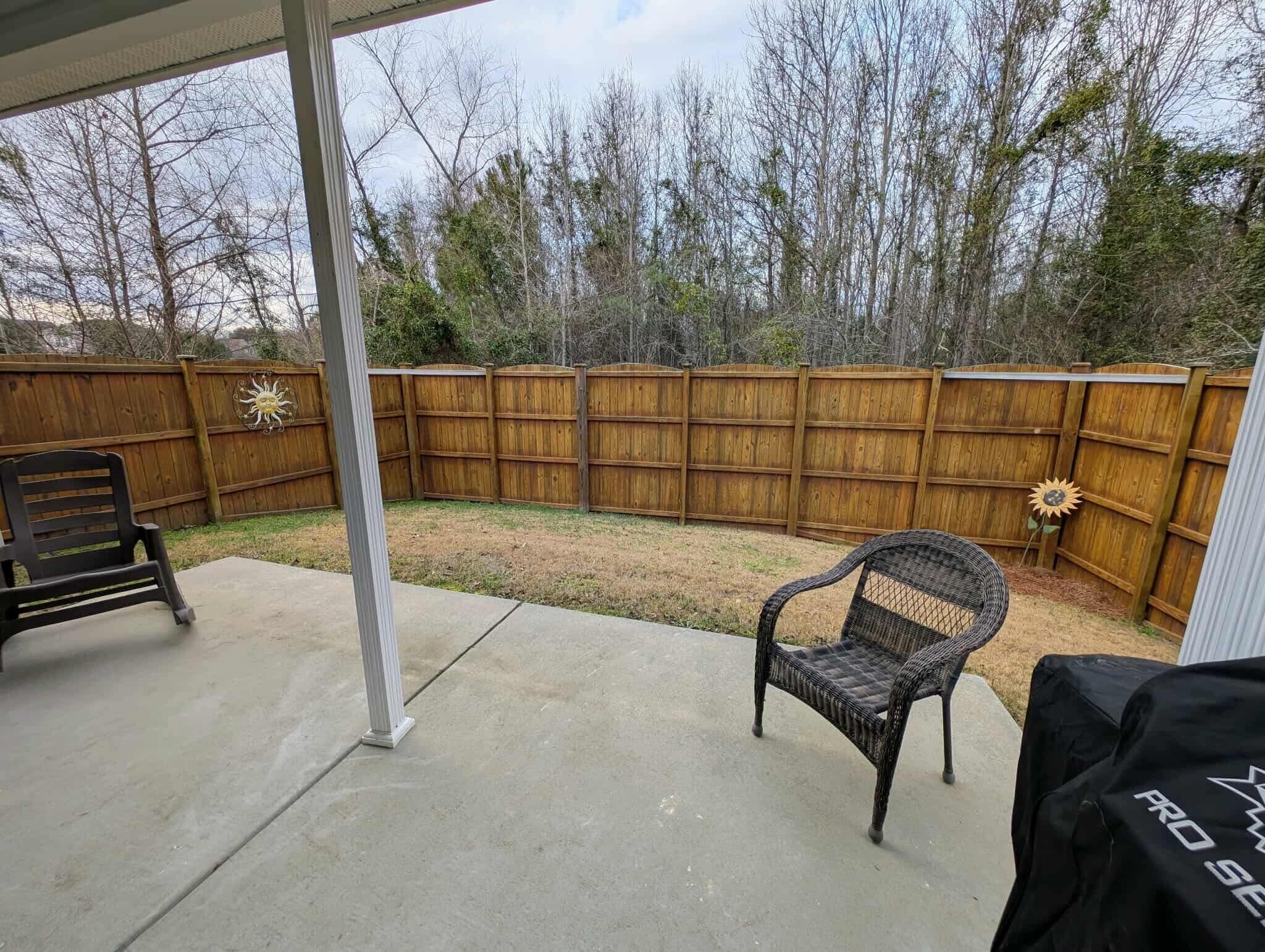 Building Photo - 400 Laurel Leaf Dr