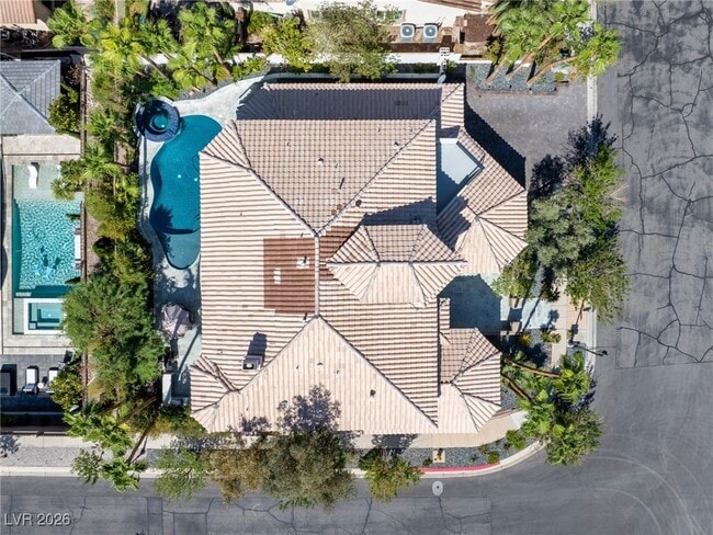 Building Photo - 779 Clove Ct