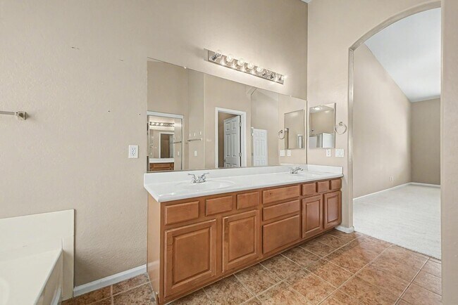Building Photo - 472 W Pelican Dr