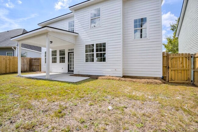 Building Photo - 412 Riley Ln