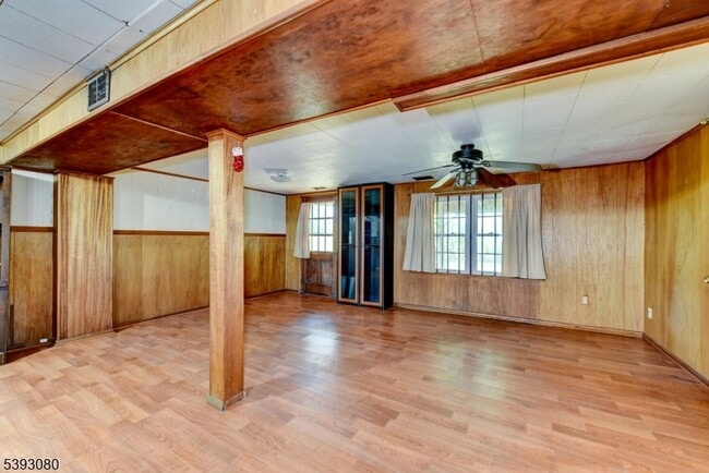 Building Photo - 109 Edgewood Dr