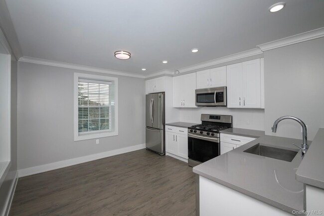 Building Photo - 75 Circle Dr