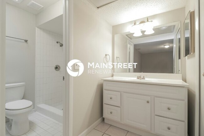 Building Photo - 4 Bedroom Pet-Friendly Home in Winter Springs, FL with Main Street Renewal