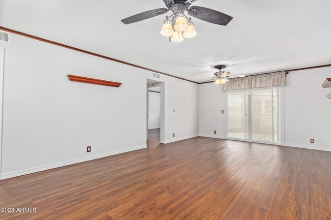 Building Photo - 4150 E Cactus Rd