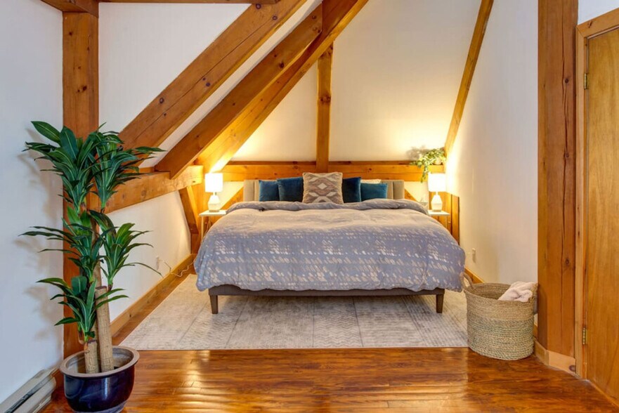 Building Photo - 93 Zych Rd