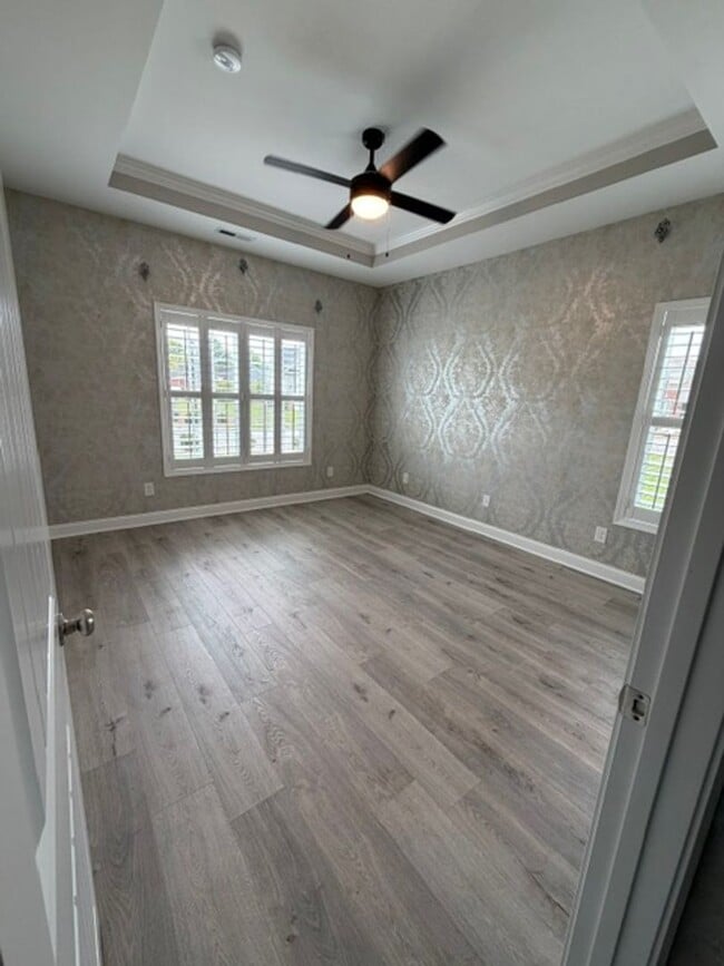 Building Photo - 311 Oak Pointe Cir E