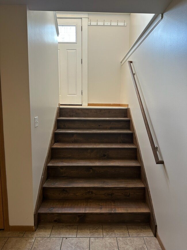 Building Photo - 807 Blackjack