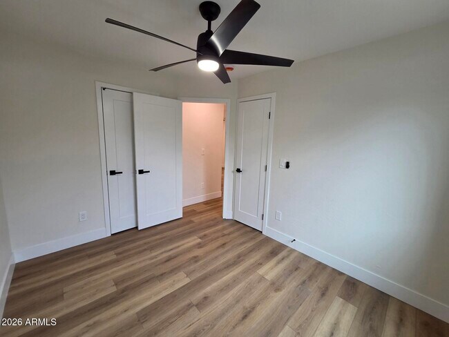 Building Photo - 824 N 11th Ave